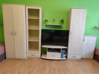 Predám zostavu sektového nábytku, ako nový. Velmi zachovalý. - 8