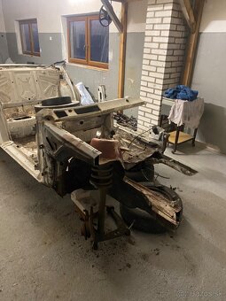 Darujem za odvoz bmw e30 - 8