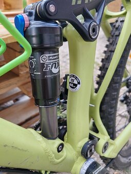 Predám celoodpruzeny bicykel Merida - 8