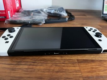 Predám Switch OLED - 8