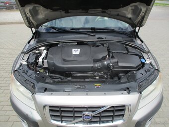 VOLVO XC70 D5 151kw AWD Momentum Kinetic 07/2010 - 8