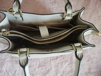 Dámska kabelka Guess - 8