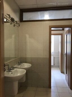 Kancelária na prenájom, 25 m2, Trenčín, ul. Gen. M.R.Štefáni - 8