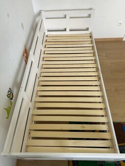 Rozkladacia drevená posteľ aj s matracami - 8