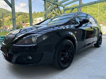 seat leon 1,6 TDI v čiernej metalize - 8