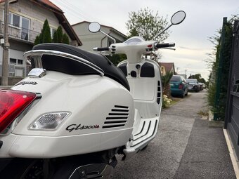 Vespa GTS 300 Super - 8
