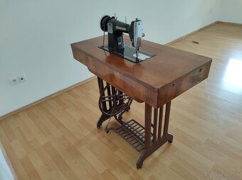 Šijací stroj MINERVA 123 - 8