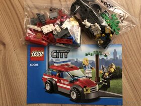 Lego CITY 60001 - Hasičské auto, zásah na strome - 8