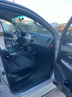 Toyota Hilux 3.0l D-4D, Sol A/T - 8