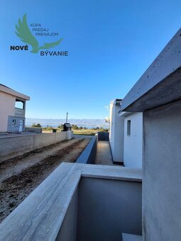 Exkluzívne zariadená novostavba domu s výhľadom na more v Ch - 8