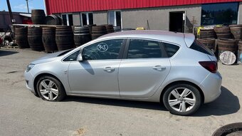 345.Opel Astra J 2.0cdti A20DTH Na náhradní díly - 8