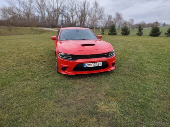 Dodge charger 5.7hemi 276kw rok vyroby 2020 - 8