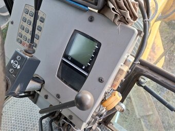 NEW HOLLAND F 106.6A 6X6 - 8