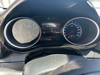 Kia Ceed 1,5 T-GDI 160PS M6 GOLD 10/2023 - 8