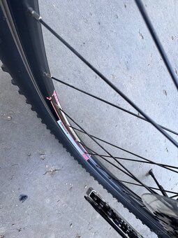 Dievčenský bicykel CUBE Access 240 - AKO NOVÝ - 8