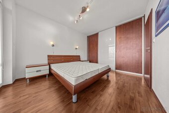 Moderný 2-izbový byt v obľúbenom projekte RETRO na prenájom. - 8