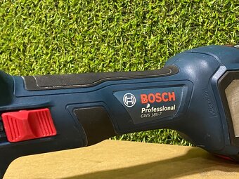 BOSCH Professional GWS 18V-7 akumulátorová uhlová brúska 18V - 8
