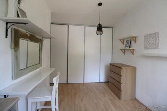 VAJANSKÉHO ul. - STUPAVA - 2,5i BYT S FRANCÚZSKYM BALKÓNOM - 8