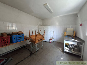 Budova na podnikanie alebo trvalé bývanie v obci Krušovce - 8