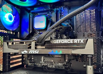 Ryzen 7 7800X3D\64GB\RTX 5070Ti\SSD\1000W Zdroj - 8