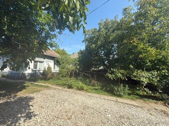 Rod.dom v Obci Tešedíkovo s krásnym pozemkom 1702 m2 - 8