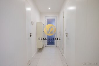 Na PREDAJ Dom v Centre mesta Nitra na bývanie aj s kancelári - 8