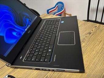 17.3"/Dell/Notebook/i3/8GB RAM DDR3/256GB SSD/Intel HD 2GB - 8