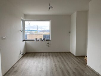 Moderný rodinný dom s možnosťou vlastného prispôsobenia - 8