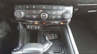 DODGE DURANGO RT 5.7 full srt paket  záruka - 8