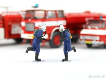 Ručne malované figúrky hasičov 1:43 - 8