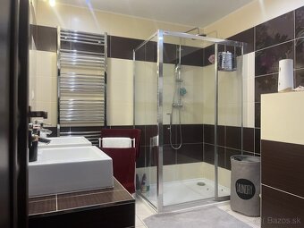 VIDINÁ - RD - 240 m2 - TERASA, BAZÉN, GARÁŽ - 8