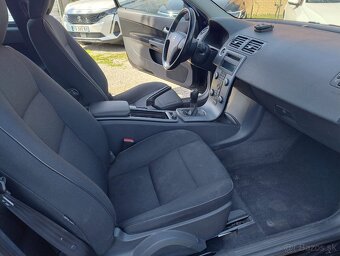 Volvo C30 D2 Kinetic, 84 kW, 6-st. manuál - 8