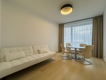 Prenájom 3 izbového bytu SKY PARK 81 m2, 2x parking - 8