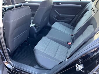 Volkswagen Passat 2.0 TDI Business 4Motion DSG - 8