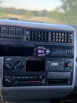 VW Caravelle - 8