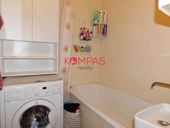 PRIESTRANNÝ 2 IZBOVÝ BYT S BALKÓNOM - SÍDLISKO ZÁPAD - 8
