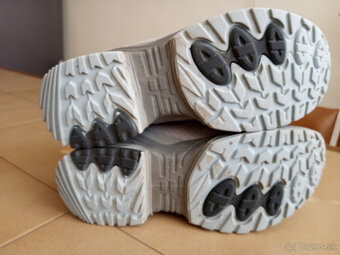 Damske outdoorove Gore-Texove botasky Lowa. - 8