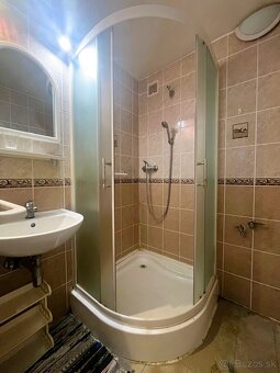 Priestranný,slnečný 3 izb. byt s balkónom,Kpt.Nálepku,Levice - 8