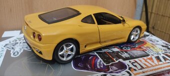 Modely Bburago maisto 1/18 - 8