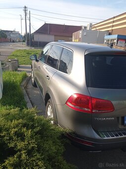 TOUAREG 3,0 - 8