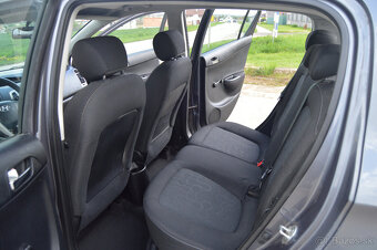Hyundai i20 1.2 16V Benzín+LPG r.v.2012 1.majitelka v SR - 8