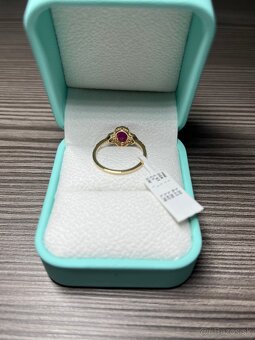 💍 Luxusný prsteň s prírodným rubínom a diamantmi - 8