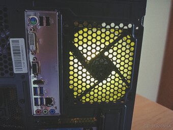 R5 3500x, Vega 56 8GB, Herný počítač - 8
