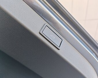 Škoda Karoq 1.5 TSI ACT EVO Top Selection DSG - 8