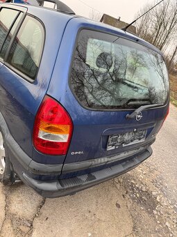 Opel Zafira 2.0 TDi -nepojazdné - 8