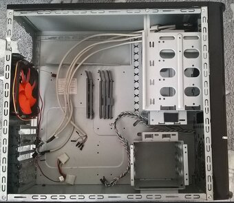 Thermaltake Swing - 8