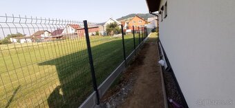 Realizácie oplotení z betónových panelov a 3D oplotení - 8