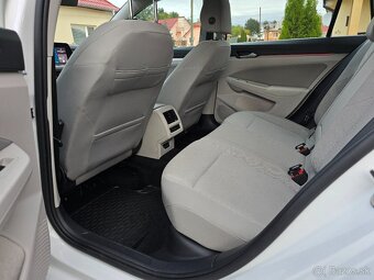 Predám Volkswagen Golf 2.0TDI M6 r.v.2021 - 8
