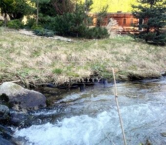 REKREAČNÝ POZEMOK NA PODSUCHEJ 1570m2
MOŽNOSŤ STAVBY CHAT - 8