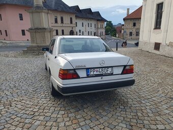 Mercedes W124 200E - 8
